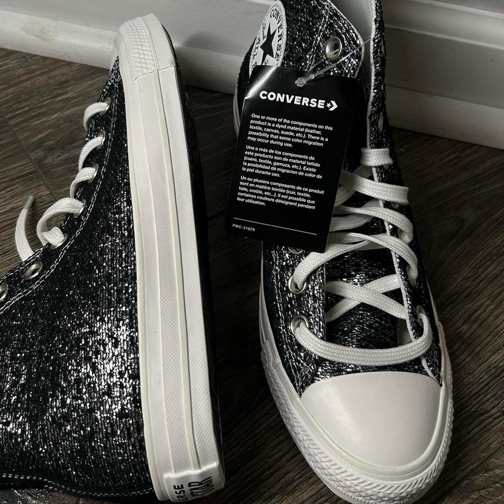 BRAND NEW CONVERSE WITH TAGS